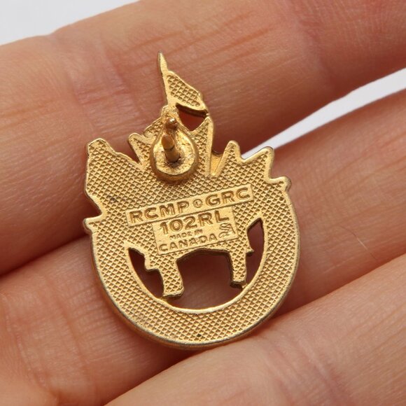 Vintage RCMP Enamelled Metal Pin Canadian Police Gold Red Black White Canada - Picture 4 of 6